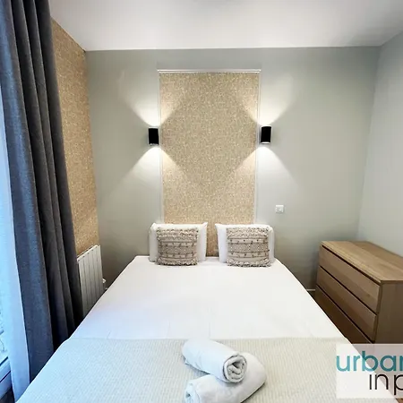 23 - Charming Parisian Flat In * Parigi